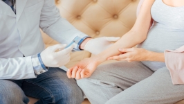 试管又发钱了！多地最高补贴1万元，不少人几乎“零自费”